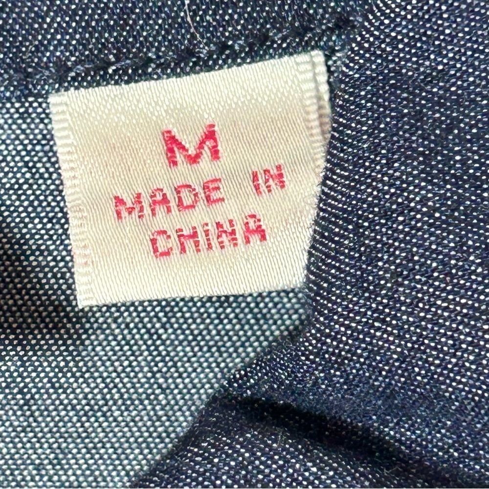 Quacker Factory Navy Lightweight Denim Button Blouse Christmas Embroidery Size M - Picture 4 of 13